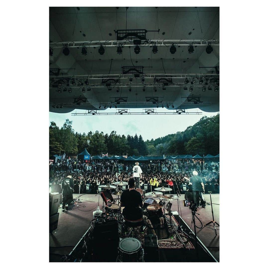 HIDEさんのインスタグラム写真 - (HIDEInstagram)「KITAKAZE ROCK FES 二日間本当にありがとうございました。 準備するのは何ヶ月もかかり あっという間に過ぎてしまうのはちょっと寂しいですが 本当に最高の二日間になりました。 出演してくれたバンド、 来てくれたみなさん スタッフ ありがとうございました  来年もみんなで作っていきましょう！  いい夢見れそうです笑」5月21日 22時54分 - noisemaker_hide