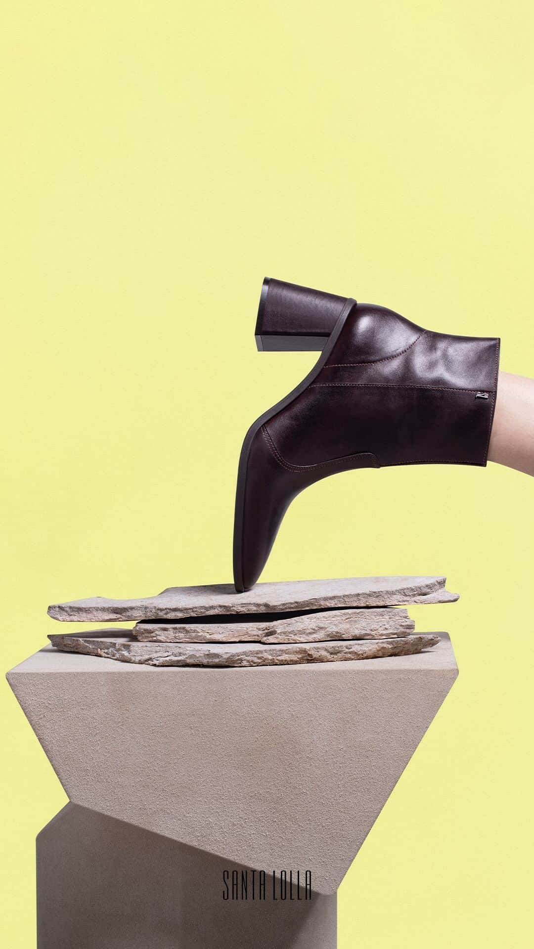 Santa Lollaのインスタグラム：「Nada mais a cara do inverno do que as nossas SL Boots. Saltos geométricos e shape western são as nossas apostas para arrasar nessa temporada. Qual dessas construções tem fit com o seu estilo? #santalolla #santalollainv23 #SLboots」