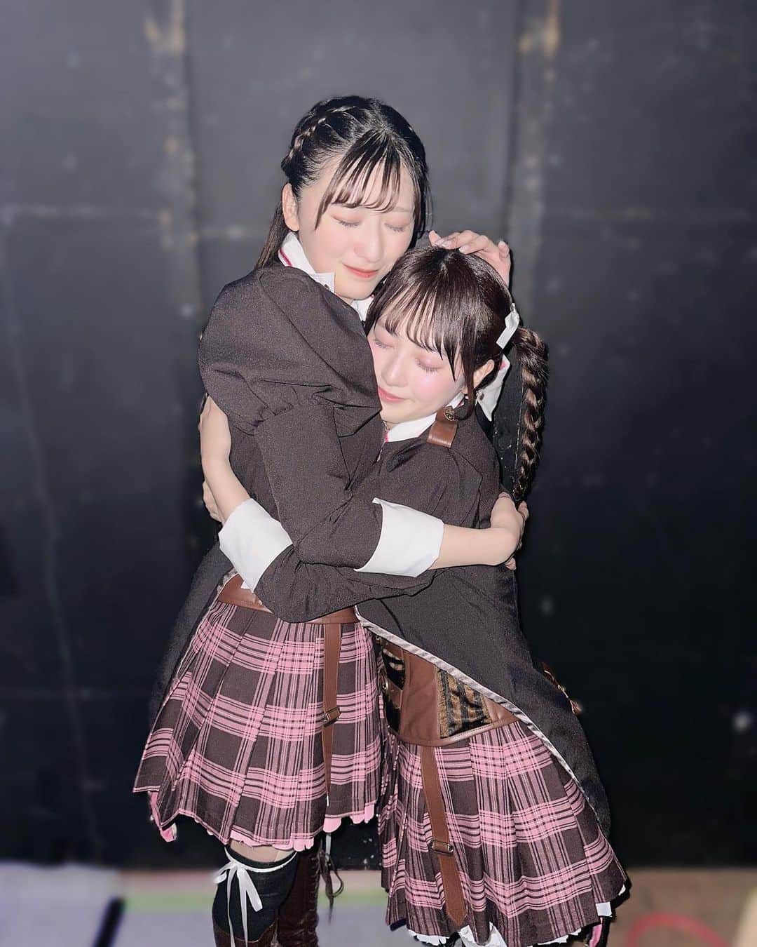中川梨花のインスタグラム：「. お姉ちゃん。これからは、幸恵様が側に居てくれるよ🎀たくさん守ってくれる聖恋ちゃんも😌✨だから心配しないでね。いつかお姉ちゃんみたいなリリィになるからね💜」