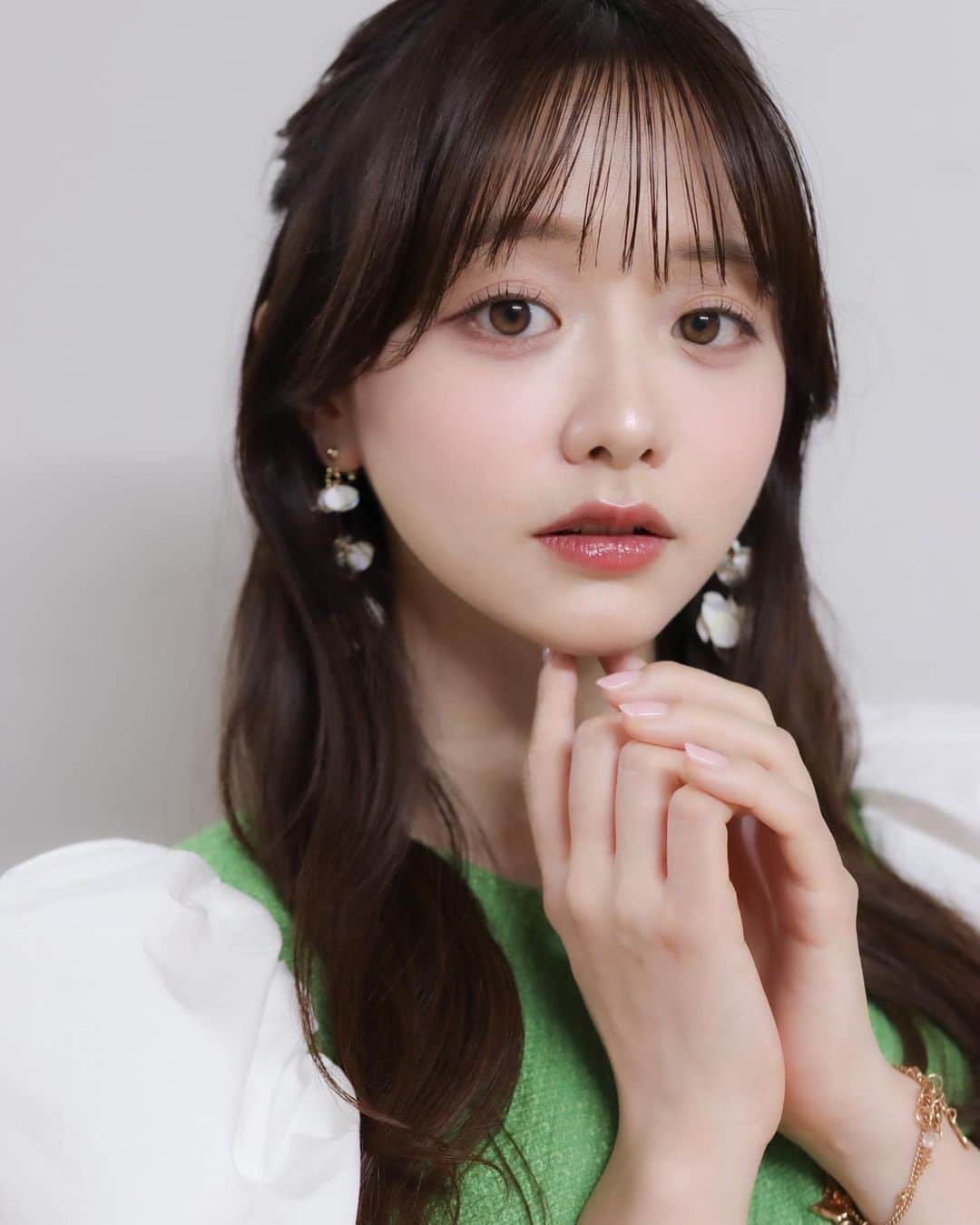 森香澄さんのインスタグラム写真 - (森香澄Instagram)「. ボートレース戸田サンクスフェスティバルのMCを務めました！ たくさん手を振ってくださってありがとうございました🥺♡ . 今回、夢月さんにメイクしていただいたんですが、色味とかパーツの作り方とか好みすぎた…🥺 共通の友人もいて、びっくりでした！」5月21日 23時11分 - mori_kasumi_