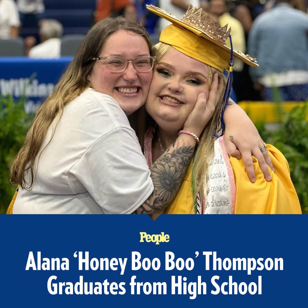 People Magazineさんのインスタグラム写真 - (People MagazineInstagram)「Alana "Honey Boo Boo" Thompson is a high school graduate! 🎓 The former Here Comes Honey Boo Boo star, 17, graduated from Wilkinson County High School in McIntyre, Georgia, on Saturday.  In attendance at the ceremony were Thompson's mother, Mama June Shannon, and sister, Lauryn "Pumpkin" Shannon, who each shared video from the event on Instagram. In the clips, Alana can be seen in a yellow cap and gown receiving her high school diploma.  Tap our bio link to see more! | #regram; @pumpkin」5月21日 23時15分 - people