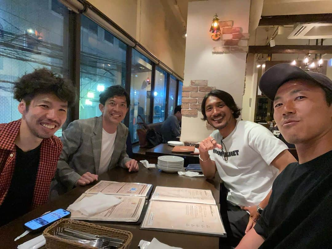 太田吉彰さんのインスタグラム写真 - (太田吉彰Instagram)「楽しい食事会でした😊  #ベガルタ仙台  #VEGALTA #鎌田次郎　さん #中島裕希　選手　 #FC町田ゼルビア  #Creative2」5月21日 23時29分 - yoshiakiohta09