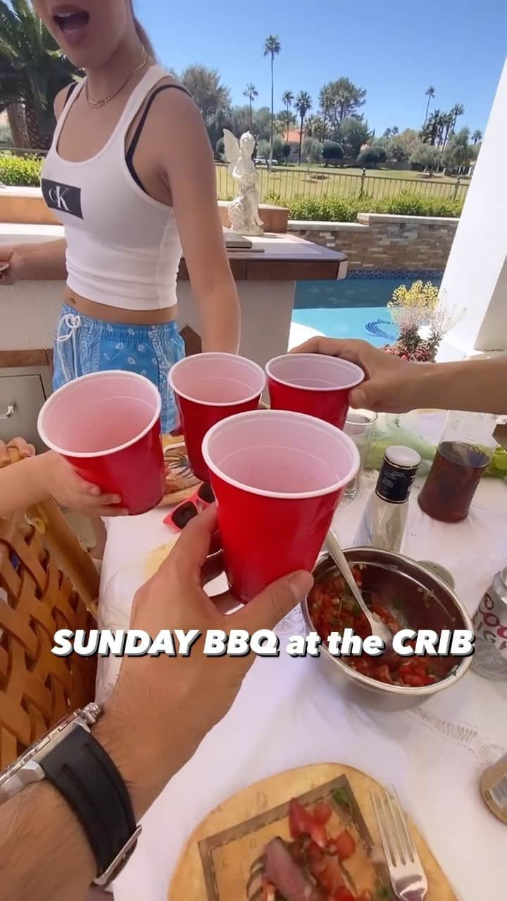 SONNYのインスタグラム：「TIANA’S bucket list during our stay in VEGAS. ✅BBQ in the back yard  ティアナ、ベガス滞在中にやっておきたかった事の一つ。裏庭でバーベキュー🍗🍽  #lasvegas #summerlin #ラスベガス #ラスベガス生活」