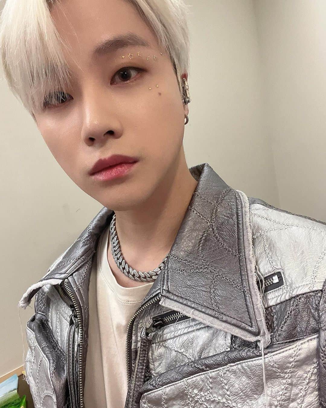 JAY（キム・ジンファン）のインスタグラム：「2023 iKON world tour TAKE OFF in Taipei #xiexie 520♥️」