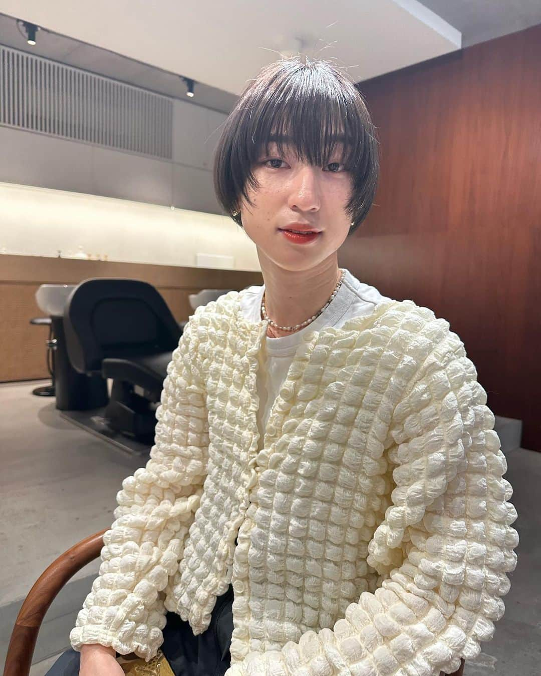 並木一樹さんのインスタグラム写真 - (並木一樹Instagram)「今週もサロンに来てくださった皆様ありがとうございました☺️  火曜日からまたお待ちしております🌞  29〜31は春休みをいただいて韓国一人旅行ってきます🇰🇷🛩✨ 韓国vlogお楽しみに😆  向こうで一日飯食ってくれる人募集中です   5/29~5/31에서 한국 혼자 여행합니다! 현지에서 함께 저녁 먹어주는 사람 모집중입니다 😆✨  #ボブ#マッシュボブ #スパイラルパーマ#ベリーショート #スパイキーショート#ショートヘア #中目黒　#ナミカズ」5月21日 23時44分 - casi_namiki