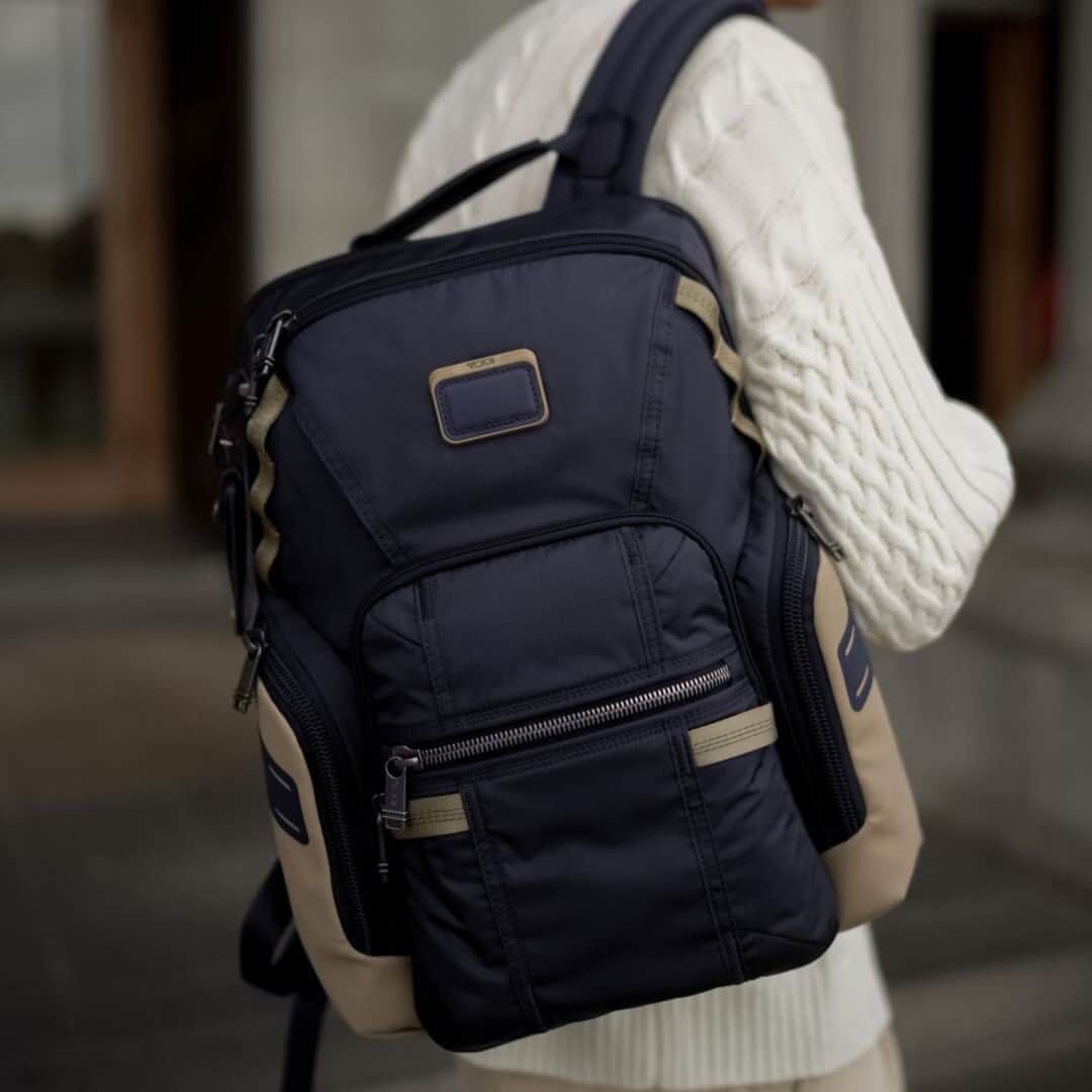 トゥミのインスタグラム：「Where you go, we go.  #TUMI」