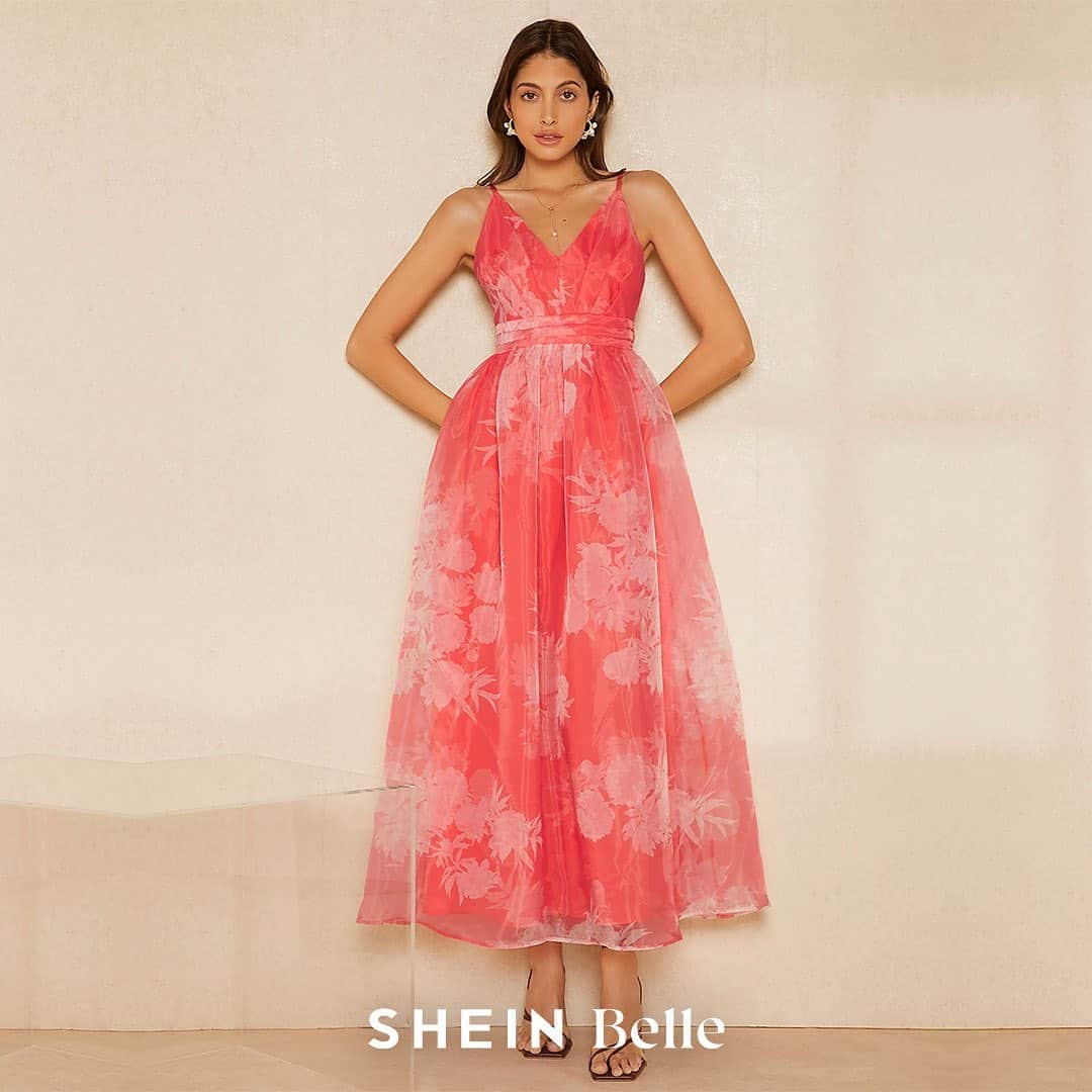 SHEINのインスタグラム：「Ditch the ordinary for your special occasions and get whimsical with your wardrobe in SHEIN BELLE 💃✨ Which frocks would you fancy for your next event? 👇  🔎15125604 15125588 15091564 15075920 15075908 15091395  #SHEINBelle」