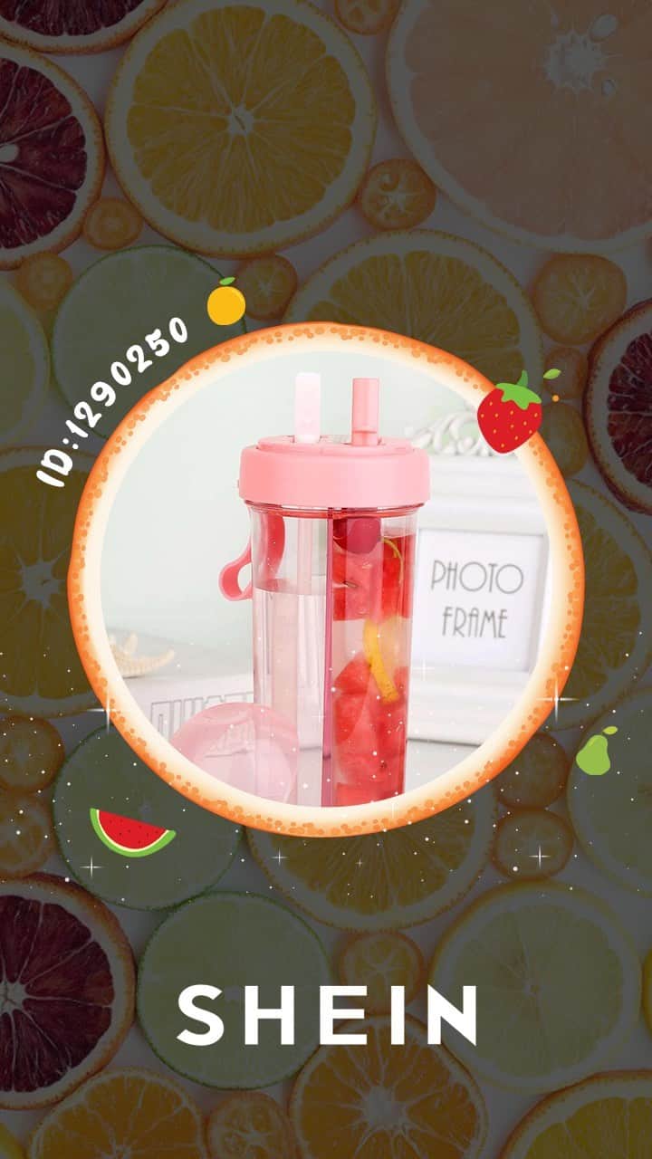 SHEINのインスタグラム：「Thirsty for something different? 🥤 With two seperate compartments, you can mix and match your drinks without any spillover! 😲 Hydrate half and half and say cheers to bringing your bevie game to new heights 🥂  🔎1290250 12432002  #SHEIN #SHEINforAll #SHEINstyle #fashion #chic」