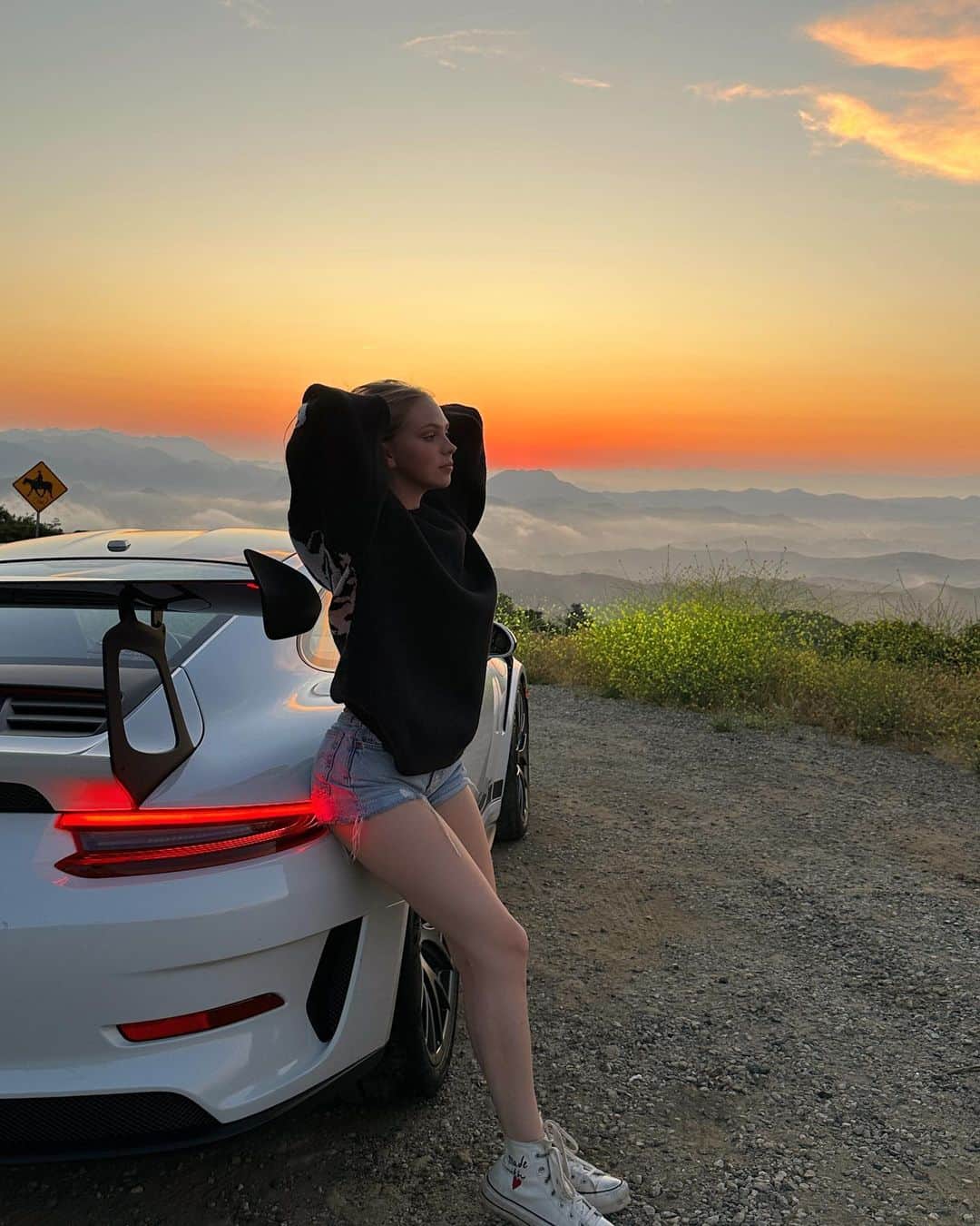 ジョーディン・ジョーンズのインスタグラム：「chasing sunsets in California」