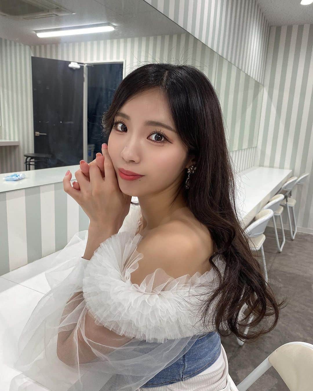 のインスタグラム：「. . 衣装お気に入り🤍🩵」