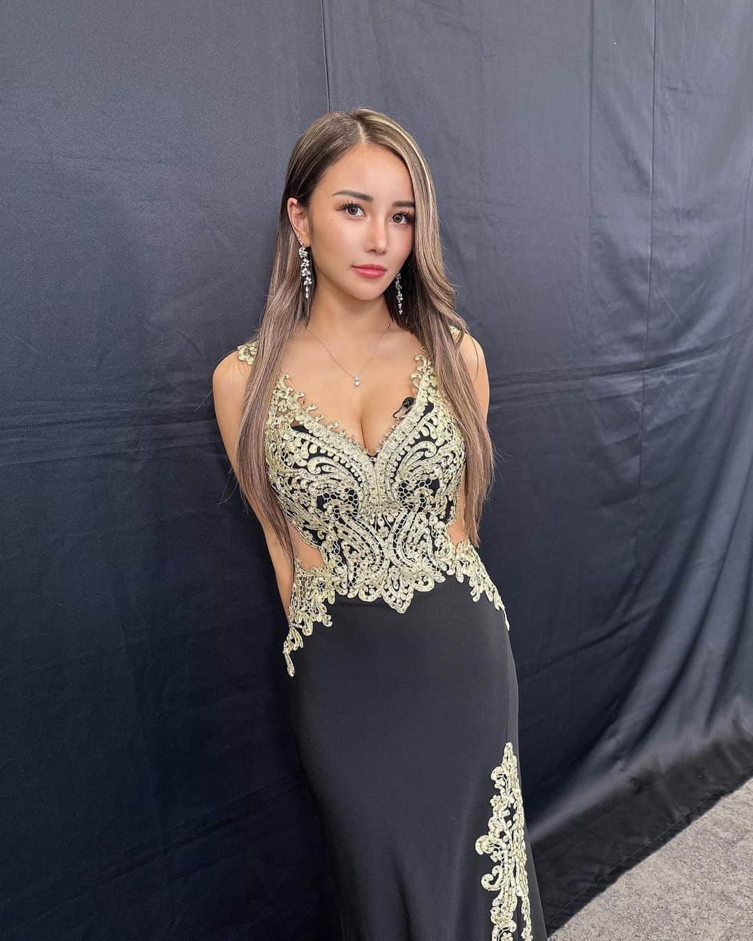 えがさりのインスタグラム：「２日間breaking downのリポーターしてきました🔥  dress @dress_sugar」