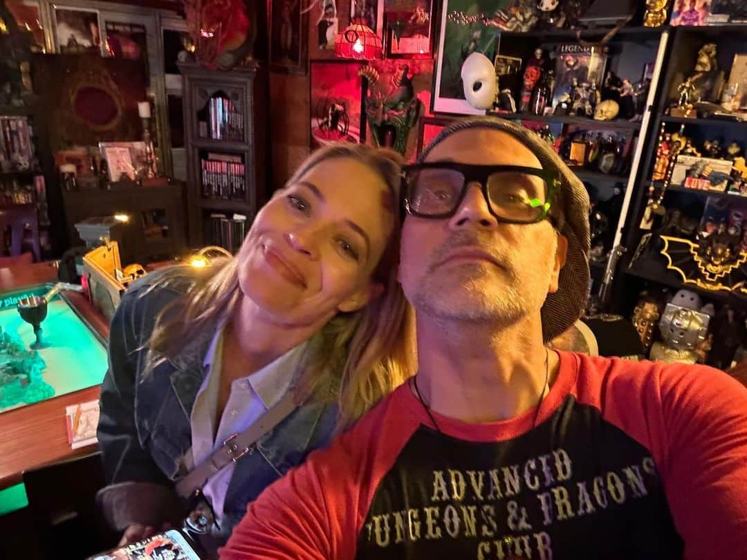 ジェリー・ライアンさんのインスタグラム写真 - (ジェリー・ライアンInstagram)「@tstashwick had a bunch of our Picard peeps over for my first ever D&D adventure last night. And let me tell you, that nerd goes ALL IN. Multiple fog machines, custom table, voice-changing microphone…ALL THE THINGS. Thank you, Todd, for creating such an incredible experience, and for being so patient with a reluctant newbie! @terrymatalas @silviknight @micaburton @cwmonfette @mattokumura」5月22日 1時31分 - jerilryan