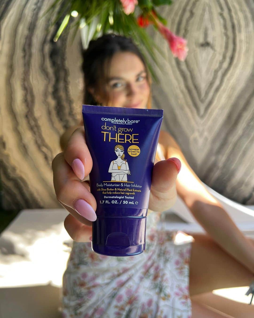 Sports Illustrated Swimsuitさんのインスタグラム写真 - (Sports Illustrated SwimsuitInstagram)「The key to silky smooth summer skin? @completelybare of course! ✨ Grab some giveaways from today’s Beauty Bar at SI Swimsuit Island! 👙」5月22日 1時32分 - si_swimsuit