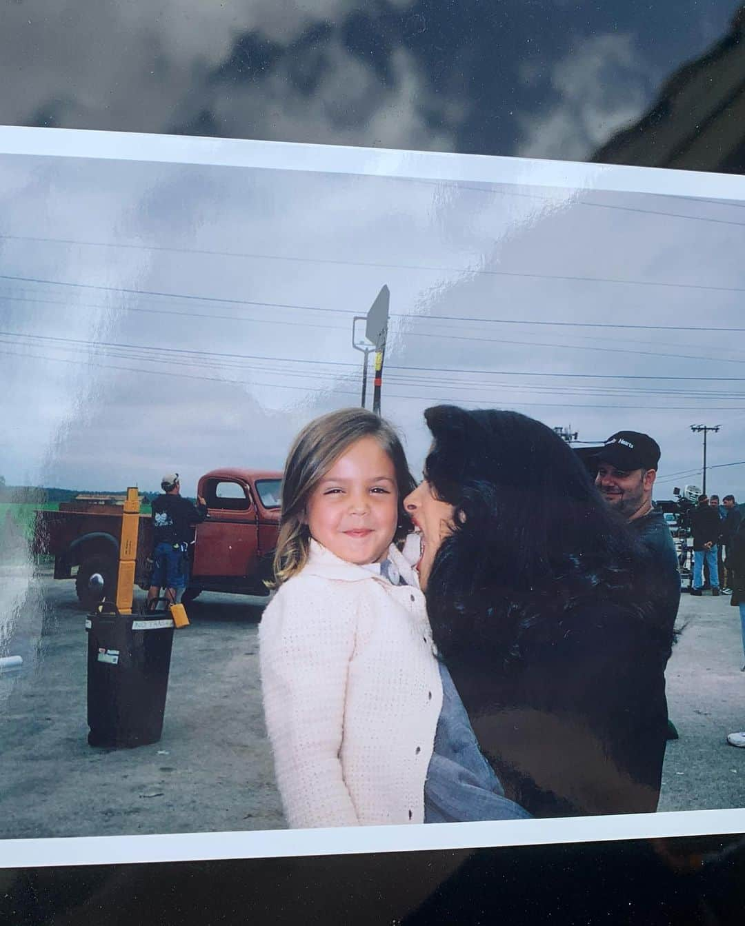 ベイリー・マディソンさんのインスタグラム写真 - (ベイリー・マディソンInstagram)「A few little gems from 2003… and some pics with @salmahayek that just made my heart burst. Grateful this Sunday for all the memories and for all the loving hearts along the way xxx」5月22日 1時36分 - baileemadison