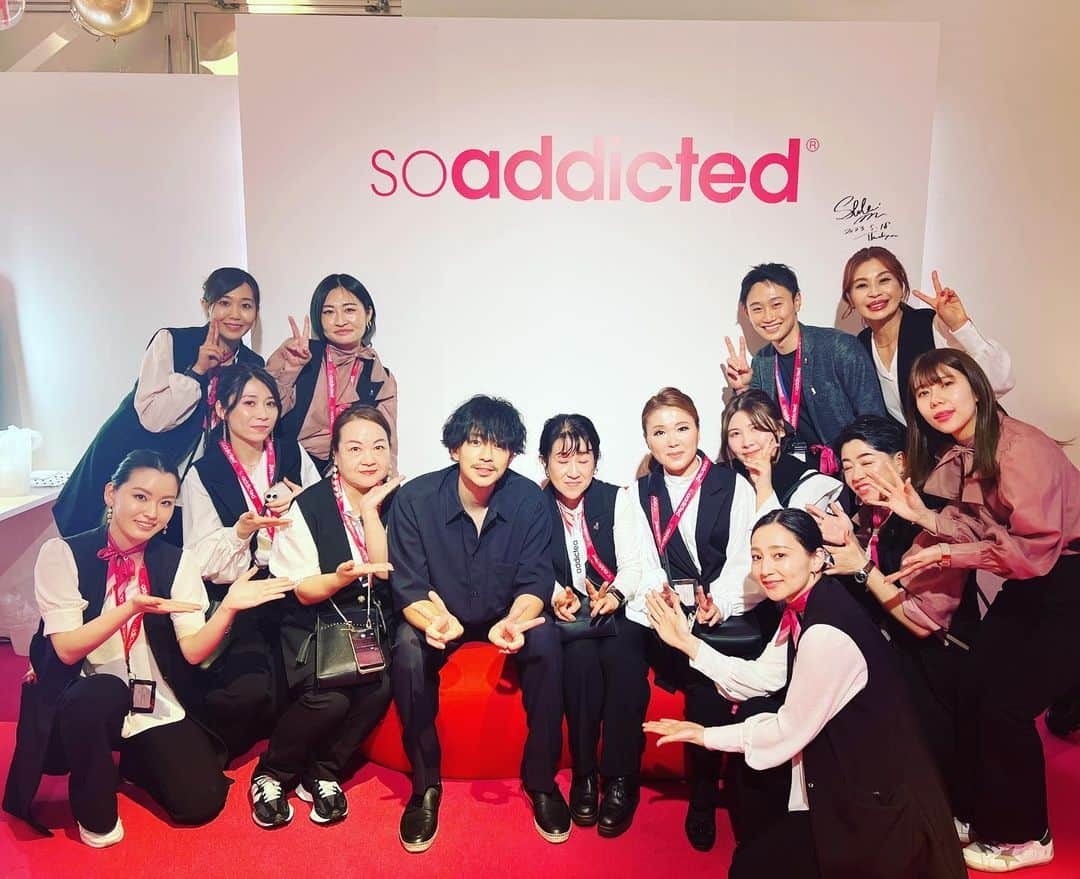 藤木貴子さんのインスタグラム写真 - (藤木貴子Instagram)「@soaddicted_jp  アンバサダーの  三浦翔平くん！！ いつも気さく❤️ 本当に全部イケメン😆✨  表参道POPUP会場 毎日満員御礼でした！  私達は もっともっと 日本中たくさんの場所で POPUPをしたいです！  代理店様 サロン様 お客様  最先端で 気になるもの 成分や 使い方 理解納得して 提供していきたい！！  POPUPは チャレンジでしたが 予想外！！ 期待値の大きさも 予想外！！ 眠れない毎日を過ごし😂 目の周りが真っ黒になりました💦  やるべきこと！ すぐにやること！  明確になりました👍👍  そこで！！  スタッフを募集します✨  スピケア大好き❤ アディクト大好き❤ 一緒に作り上げたい イベントの最前線で 良いところ伝えてたい！  やる気がある！  エステや美容部員など 経験者の方ら さらに歓迎❤️❤️❤️  そして 出張がもりもりできる人  あと  最後に  素直な方 思いやりのある方！！  ご興味のある方は ぜひメッセージください❤️❤️❤️❤️」5月22日 1時49分 - takako_fujiki