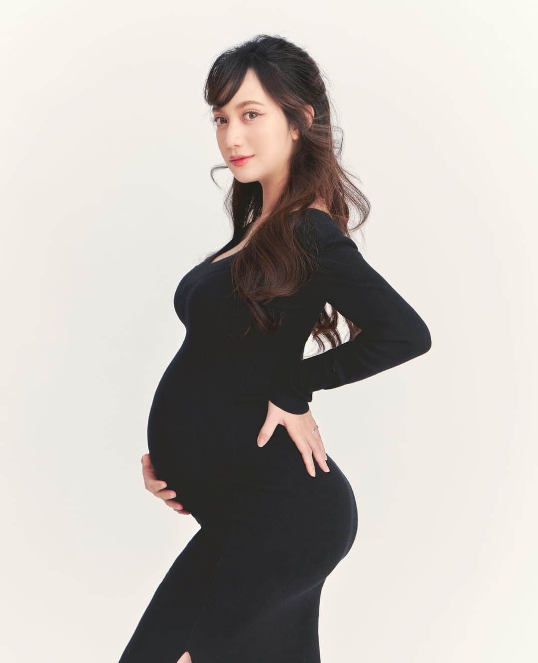 インヤのインスタグラム：「See you soon 👶🏻🍼✨」