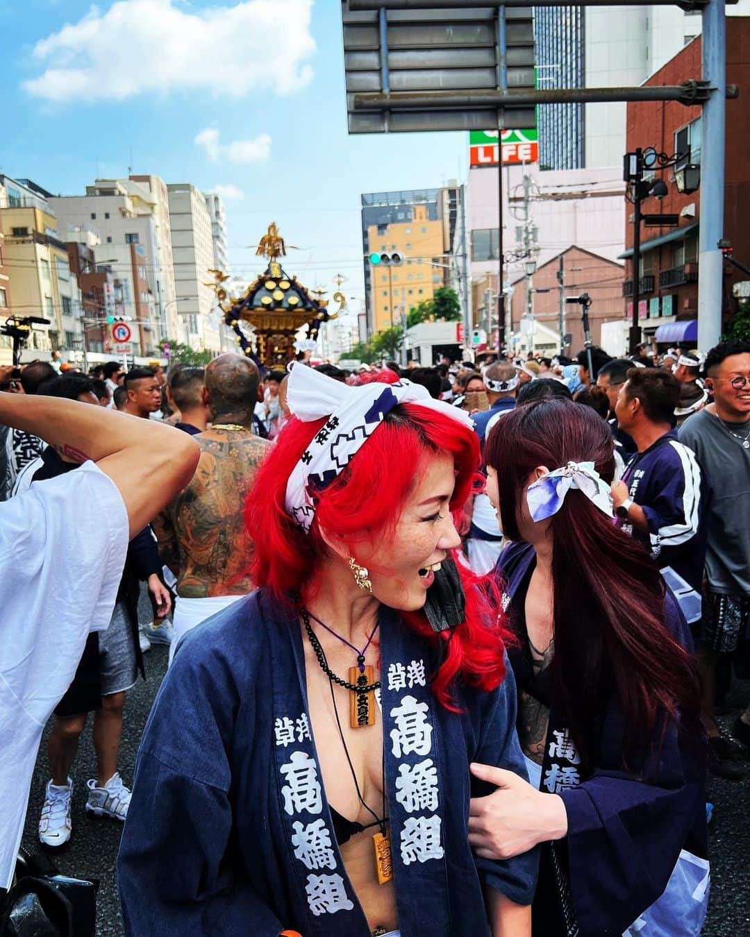 松田ゆう姫さんのインスタグラム写真 - (松田ゆう姫Instagram)「4年振りの三社祭、お神輿担げました 人人人の熱気が凄まじい お疲れ様でした🔥」5月22日 18時05分 - yu________k1