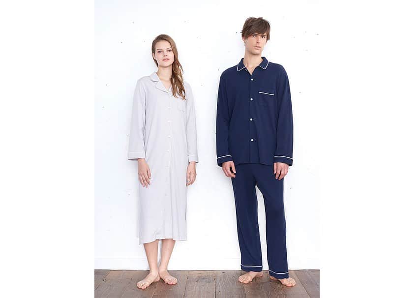 Jack Of All Tradesさんのインスタグラム写真 - (Jack Of All TradesInstagram)「NEW BRAND✨ 【SkinAware (スキンアウェア)】  自然環境と人に対して誠実にサステイナブルな方法で生み出される、 オーガニックコットンウェアやライフスタイルプロダクト。 素肌にのせた瞬間、地球への深い敬意と、私たちが内に秘めた美しい可能性に「目覚める意識」 Earth Aware ー 神聖な贈り物である地球 自然がもたらす恵みを活かしたオーガニックなプロセス。 自分たちが住む大地の強さや優しさを。 Self Aware ー 私という奇跡、私たちを繋ぐ奇跡 日々おこる発見や奇跡は、自分への気づきと自信へ。そして多くの人への共感へ。 Skin Aware ー 肌に触れて響きあう、自然と私たちの美しさ ありのままの肌感覚を呼び起こす、偉大な自然の力。 私たちは地球に宿る偉大な自然そのもの。 未来へのメッセージをのせたコレクションは、雄大なランドスケープとともに、 あなたへ << Aware >> をもたらします。  #skinaware  #スキンアウェア  #botanicaldye #ボタニカルダイ  #organiccotton  #オーガニックコットン  #sastainablefashion  #サステナブルファッション」5月22日 11時52分 - jack_joat