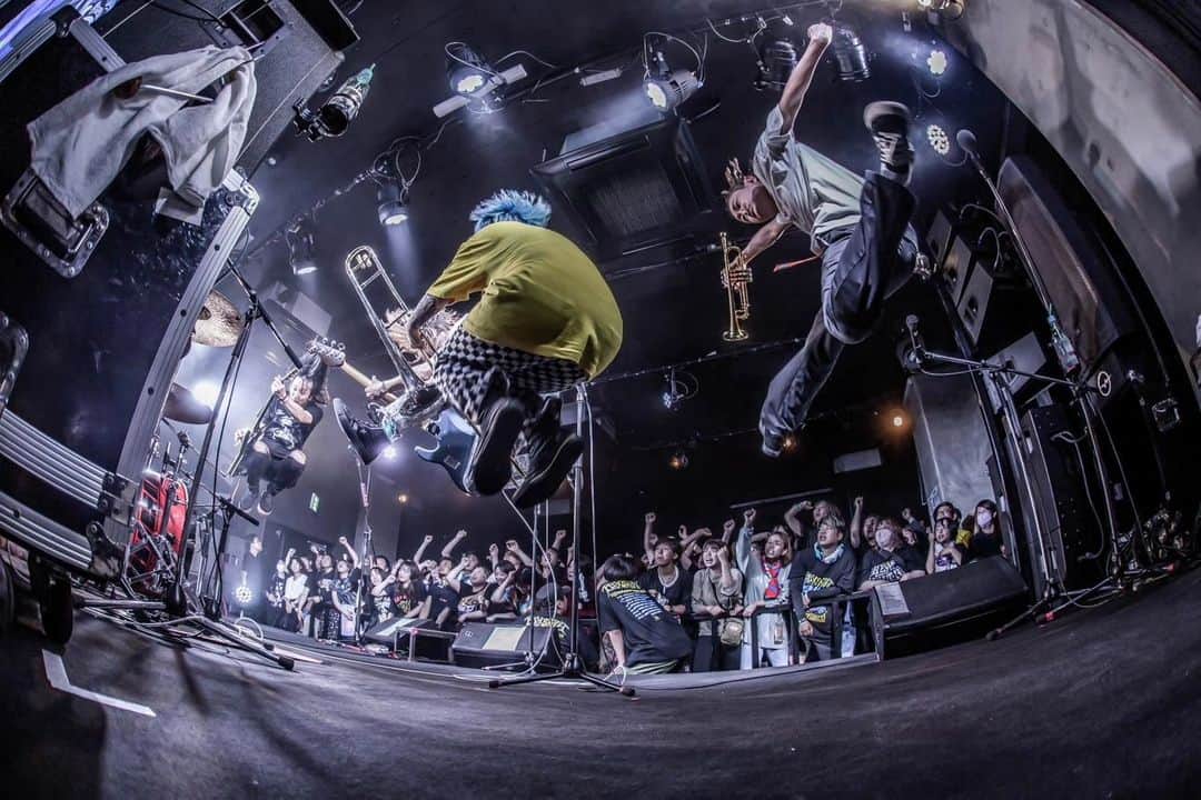HEY-SMITHのインスタグラム：「5/21(日) 松山 WstudioRED “FULL CAPACITY TOUR” photo by @hayachinphoto」