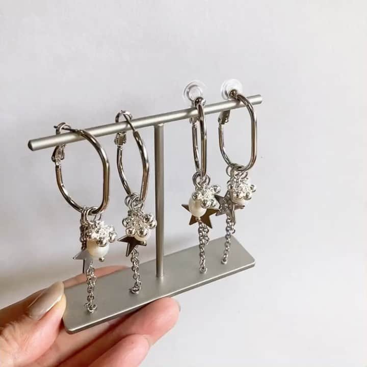 Mileaのインスタグラム：「こんにちは♡ これからの季節にぴったりなシルバーアクセ💕 是非ご覧下さい✨」