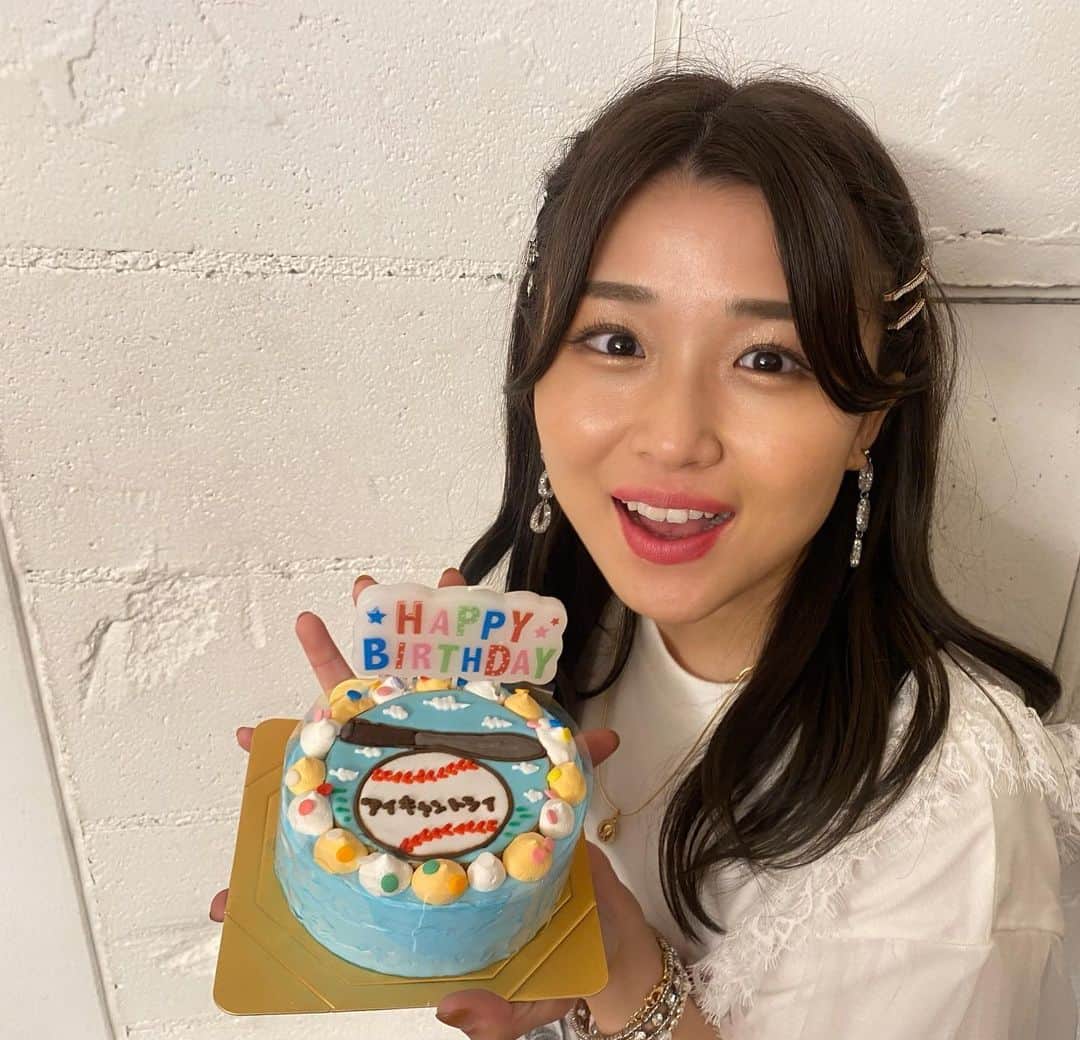 河野万里奈のインスタグラム：「ワンマンライブでいただいたケーキ！！ おめでとうありがとうマリナーズ！！！」