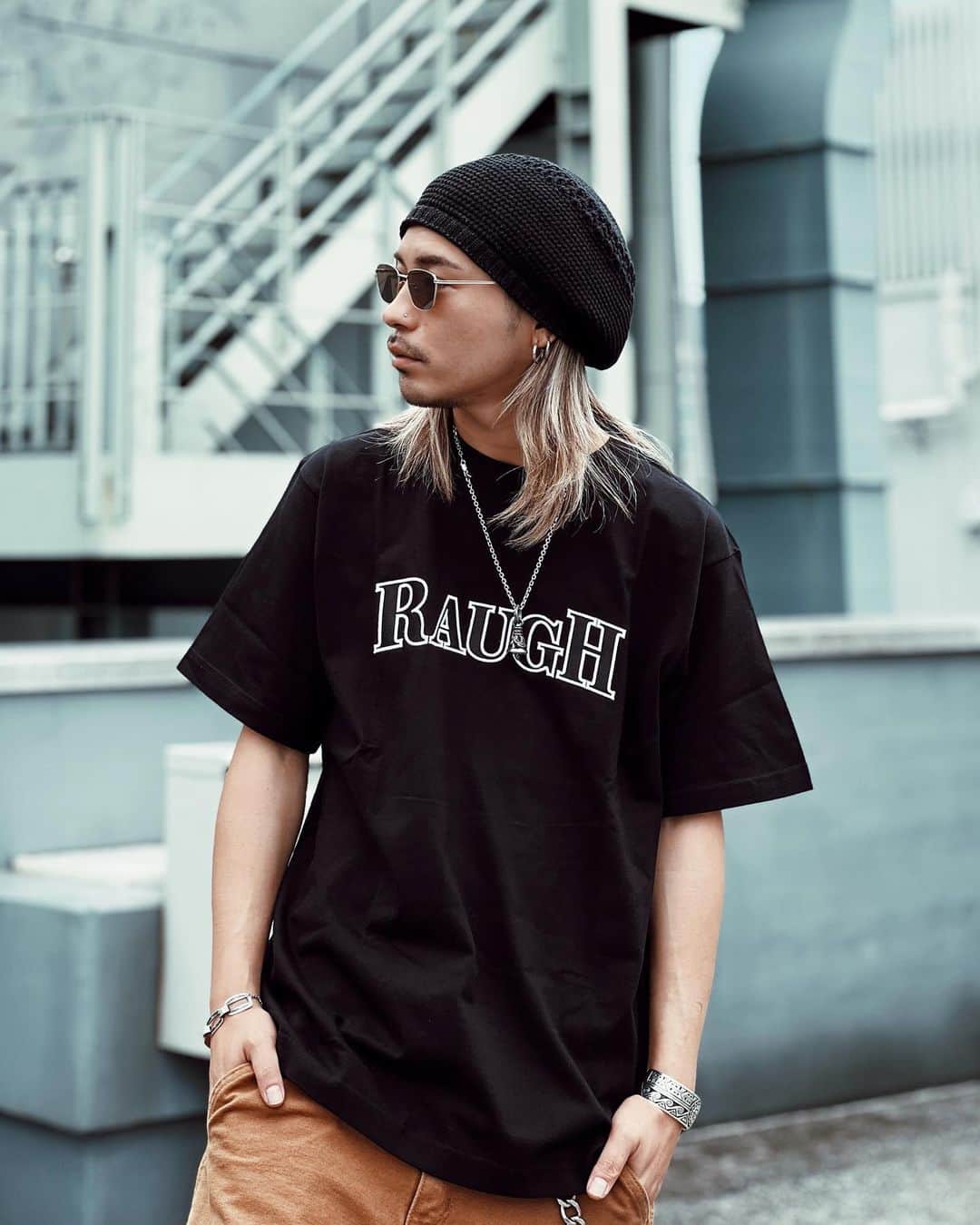 鈴木大二朗のインスタグラム：「本日21時再販🫶🏾🔥 @raugh___official」