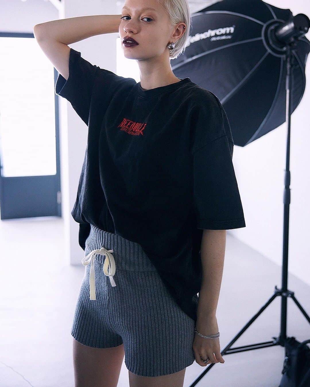 ENVYMのインスタグラム：「【𝙃𝙄𝙏 𝙞𝙩𝙚𝙢🔥】 ⁡ ⁡ ◾︎ヴィンテージプリントBIG T color / BLACK ⁡ ◾︎ニットSPT(Restock) color / GRAY ⁡ ⁡ --------------------------------- ⁡ ⁡ #envym #2023ss #summer」
