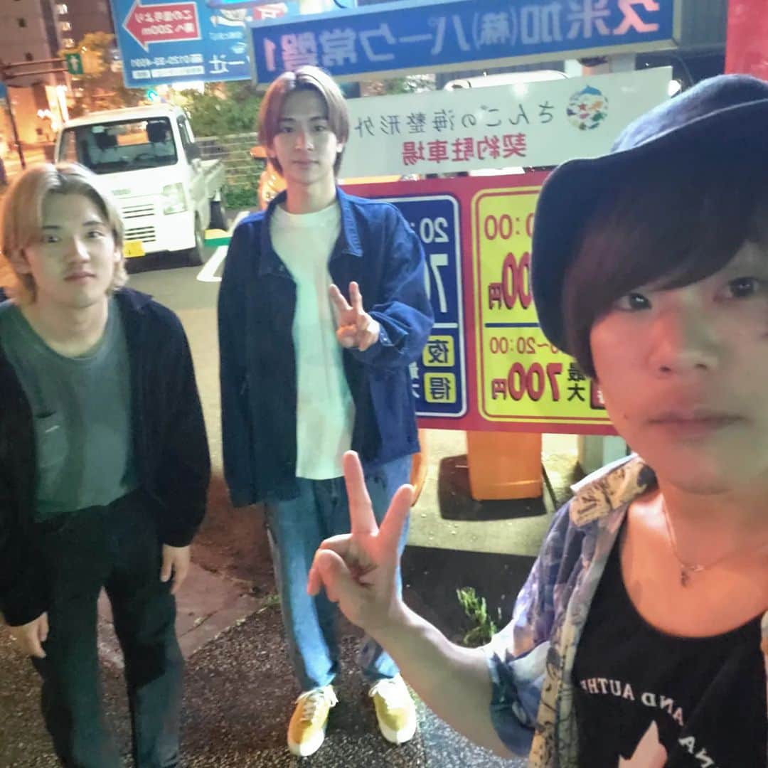 のインスタグラム：「関係性がまだ構築されてない距離感ですがammoとは仲良しです。⁡ ⁡⁡ ⁡#buzzthebears ⁡#ammo⁡ ⁡#サトシ⁡ ⁡#優星 ⁡#大洋」