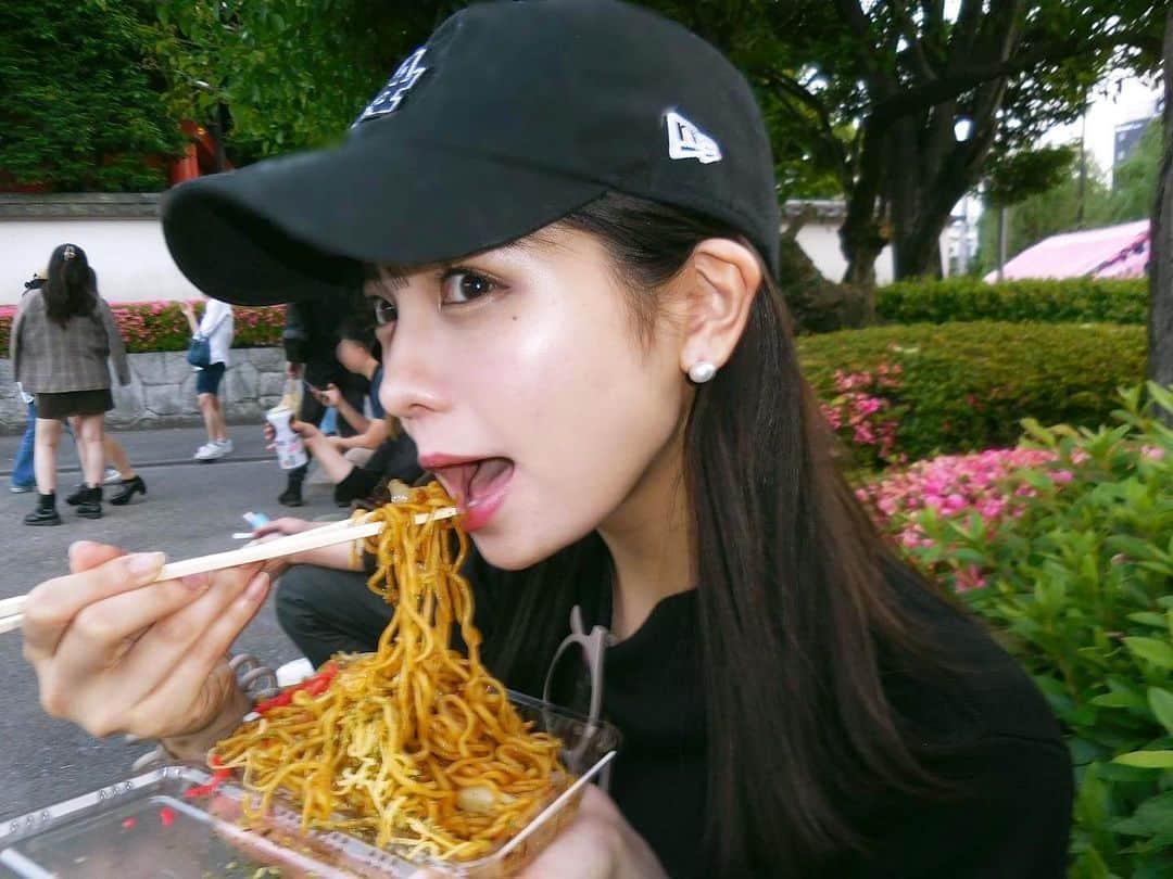 村山優香のインスタグラム：「やっぱり焼きそばは食べる！」