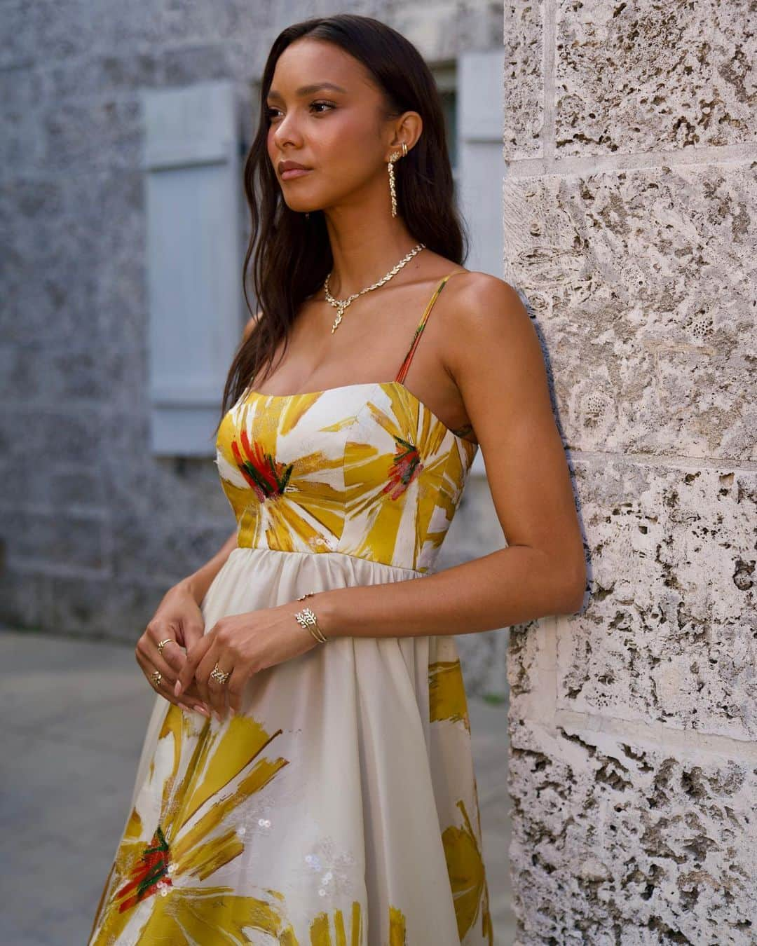 ライス・リベイロさんのインスタグラム写真 - (ライス・リベイロInstagram)「Beautiful and inspiring night in Miami for Luz Alliance Fund @brazilfound 🍃☘️ Styling @dhunia  Jewelry @vivaraonline  📸 by @yisusph Hair and makeup by @tzahimusa」5月22日 5時40分 - laisribeiro