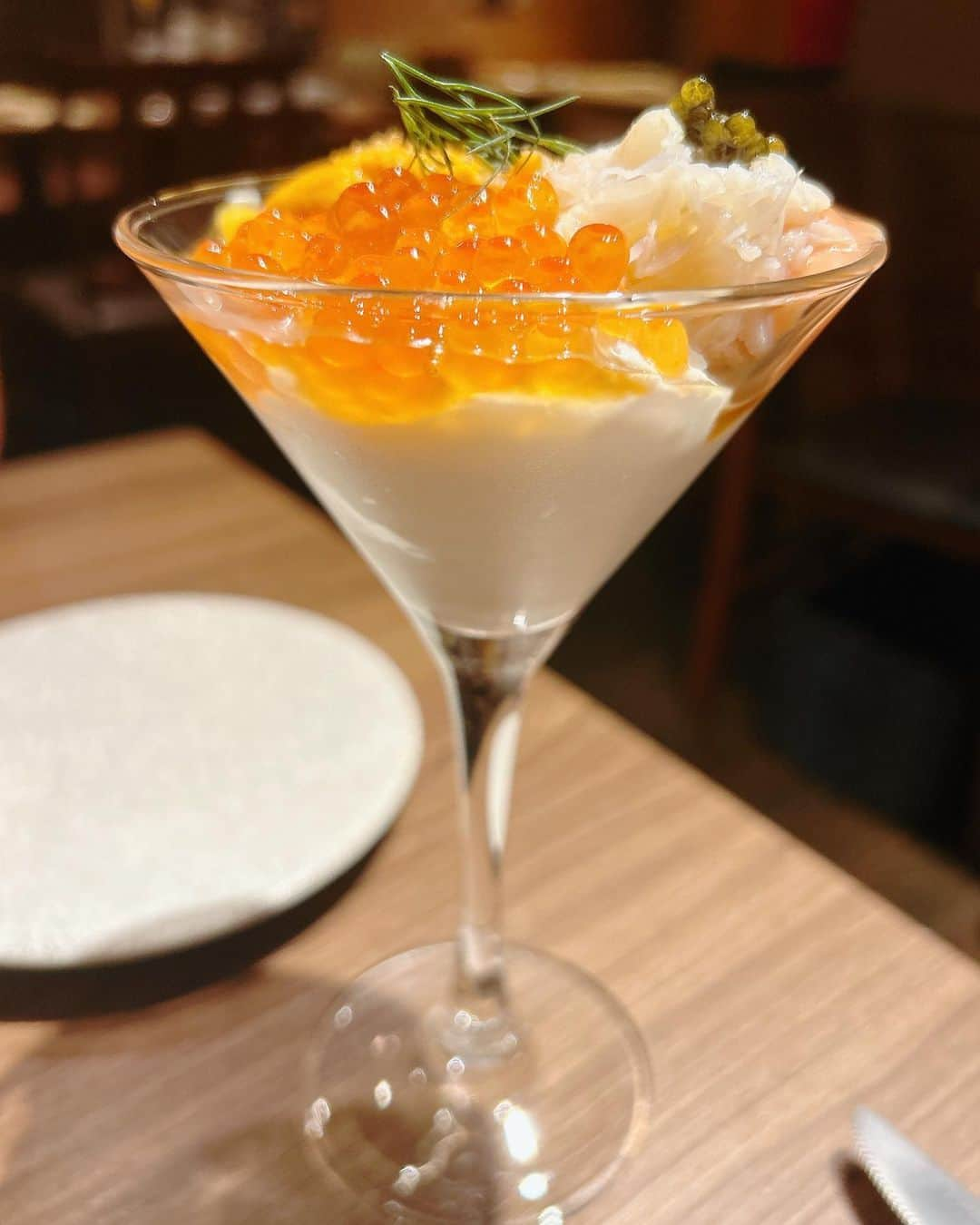 葉月里緒奈さんのインスタグラム写真 - (葉月里緒奈Instagram)「また直ぐ行きたくなるお店　@bistro_masa.tokyo  #築地グルメ#bistromasa#新玉葱のムース#ズワイガニイクラキャビア生うにのカクテル#これがまた絶品#幸せ時間#rionahazuki」5月22日 8時41分 - riona_hazuki