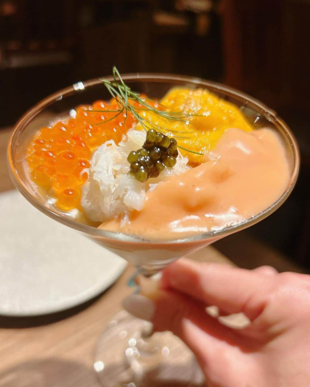 葉月里緒奈さんのインスタグラム写真 - (葉月里緒奈Instagram)「また直ぐ行きたくなるお店　@bistro_masa.tokyo  #築地グルメ#bistromasa#新玉葱のムース#ズワイガニイクラキャビア生うにのカクテル#これがまた絶品#幸せ時間#rionahazuki」5月22日 8時41分 - riona_hazuki