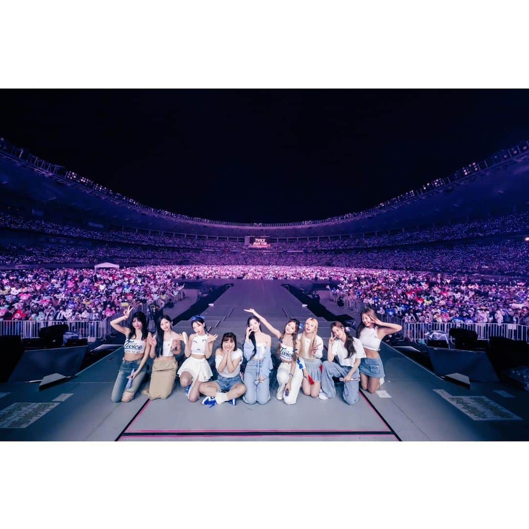 TWICE JAPANさんのインスタグラム写真 - (TWICE JAPANInstagram)「東京・味の素スタジアム、2日間ありがとうございました♪ 夢見てきたスタジアム公演、本日東京公演まで無事に終了しました。ONCEがいたからこそまた一つの夢を実現することができました。サプライズもありがとうございます。 私たちTWICEも今日も明日もこれからもずっと사랑해♡   #TWICE #READYTOBE #TWICE_5TH_WORLD_TOUR」5月22日 9時13分 - jypetwice_japan