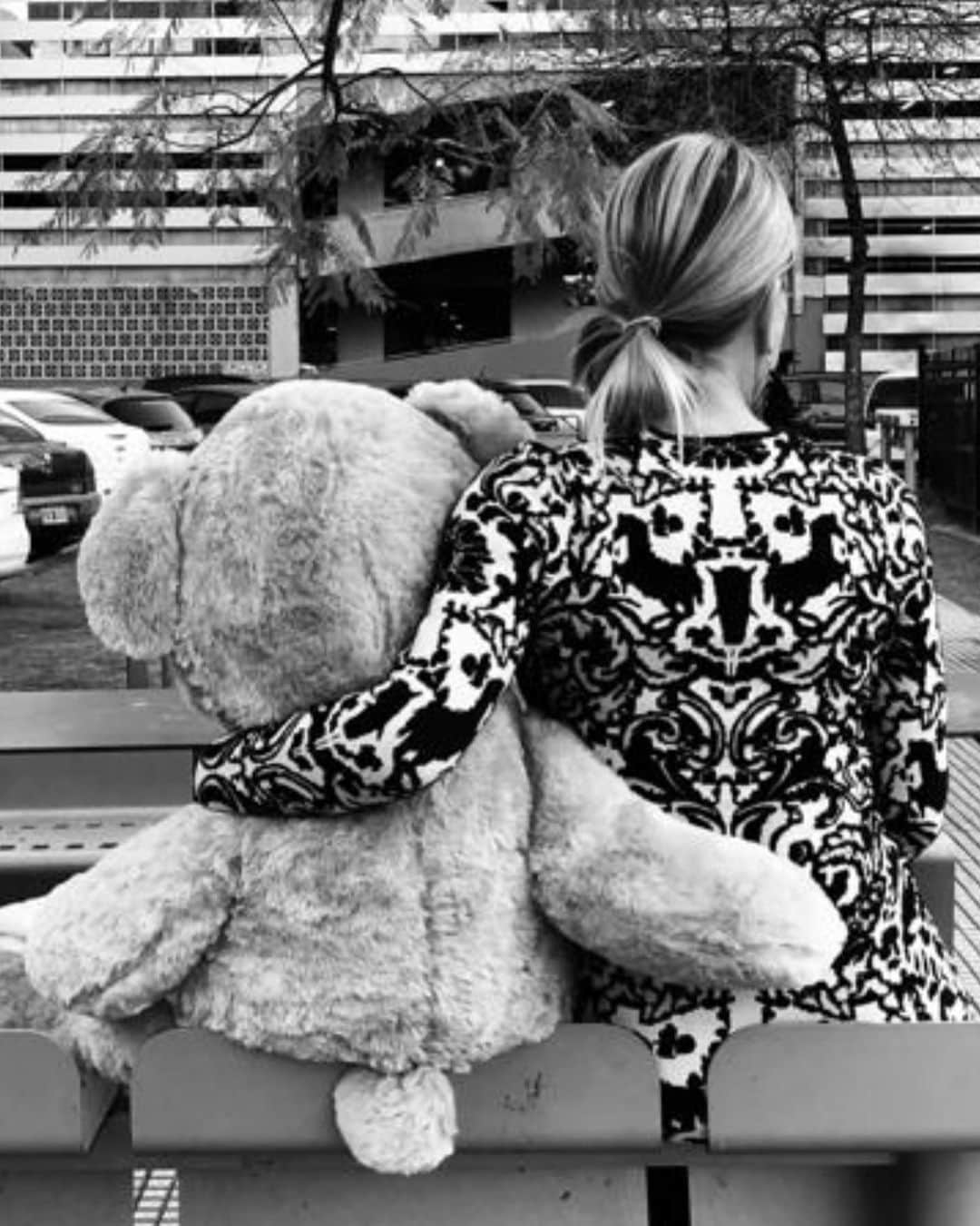 イネス・リグロンのインスタグラム：「At the end what we all deeply desire in our life. is a good companionship.   Al final lo que todos deseamos profundamente en nuestra vida es una buena compañía.  #love #friendship #companion #teddybearlove」