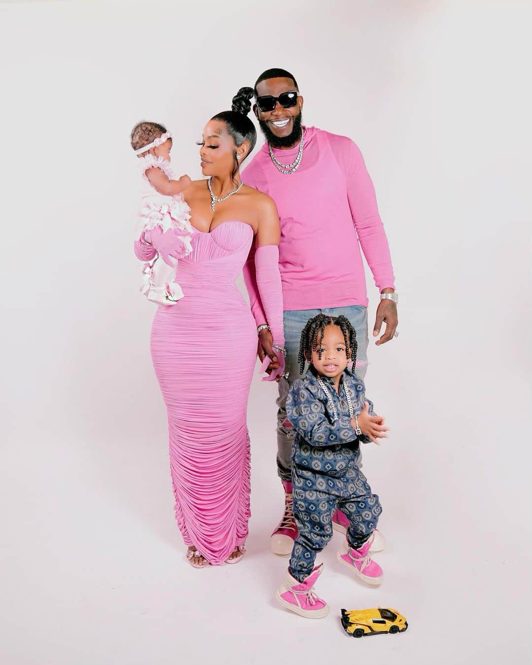 グッチ・メインのインスタグラム：「My family perfect and we stay coordinated.」