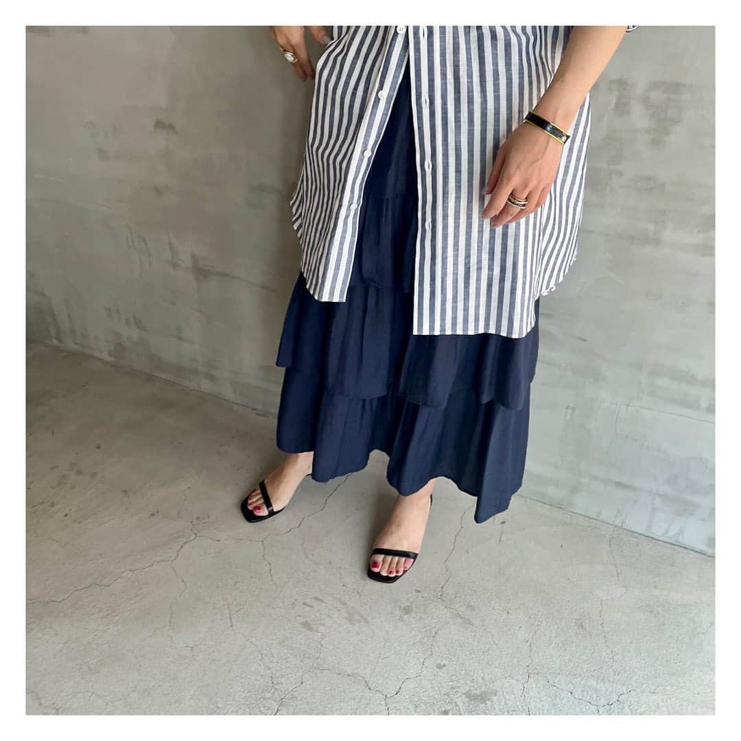 エリオポールのインスタグラム：「2023 Summer Collection  Skirt  26.400yen / HÉLIOPÔLE   Ref: 13003059067HN Color: Gray. Navy Siz: 36.38  店舗にてお電話による通販対応も承っております。  HELIOPOLE代官山店  03 3770 6438  HELIOPOLE 札幌店  011 209 5455  HELIOPOLE 広島店  082 542 7033   @heliopole_official #HELIOPOLE  #エリオポール」