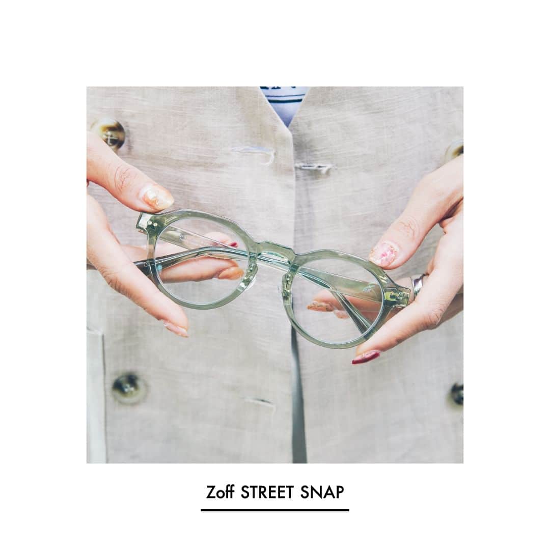 Zoff Officialさんのインスタグラム写真 - (Zoff OfficialInstagram)「【Zoff STREET SNAP @表参道】 オシャレなあの人が選ぶ、メガネ。 街のオシャレな人に、その日のコーデや気分に合わせてZoffのメガネを一つ選んでもらいました。  ZA231019_60A1 (ライトグレー)　￥8,800 ※税込・セットレンズ代込み  model：hina　@hinamiru   #Zoff #メガネ #ファッションスナップ #クリアフレーム #クラウンパント #伊達メガネ #ゾフ #表参道 #ファッションスナップ #ストリートスナップ #streetsnap #fashionphotography」5月22日 10時05分 - zoff_eyewear