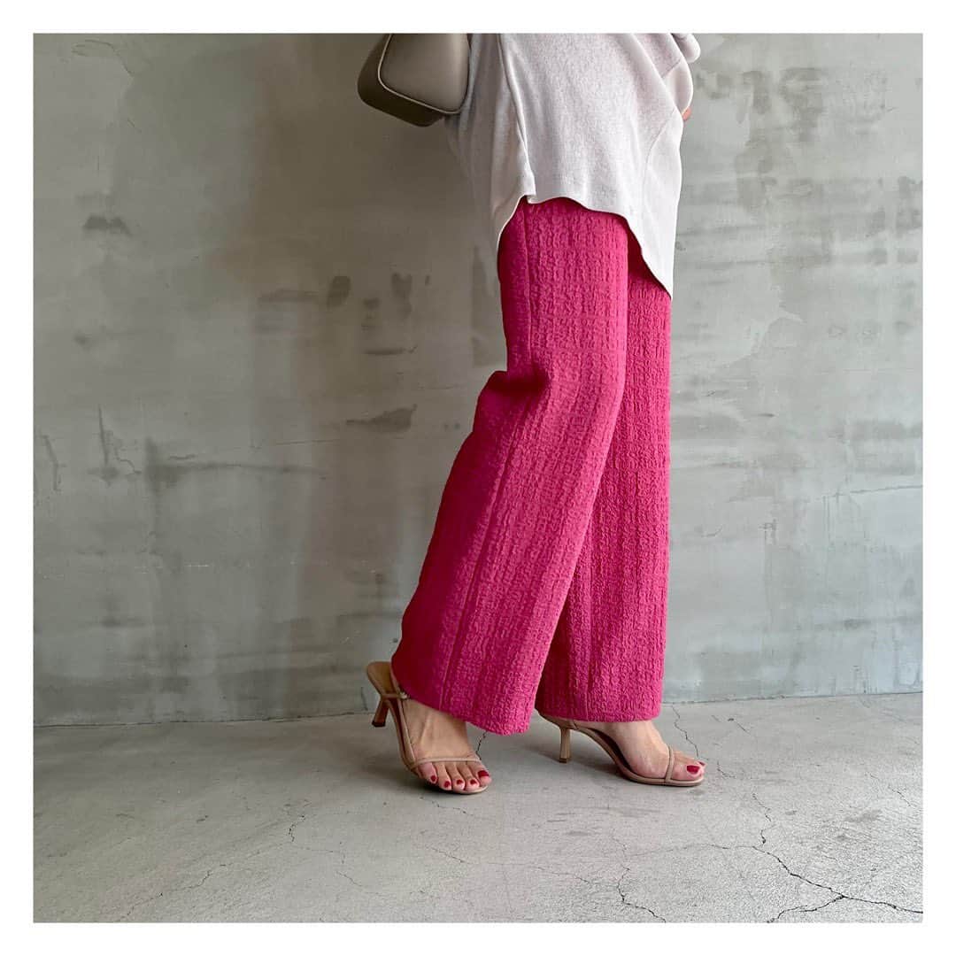 エリオポールのインスタグラム：「2023 Summer Collection  Pants  31.900yen / HÉLIOPÔLE   Ref: 13003056066HN Color: Pink. Gray Siz: 36. 38  店舗にてお電話による通販対応も承っております。  HELIOPOLE代官山店  03 3770 6438  HELIOPOLE 札幌店  011 209 5455  HELIOPOLE 広島店  082 542 7033   @heliopole_official #HELIOPOLE  #エリオポール」