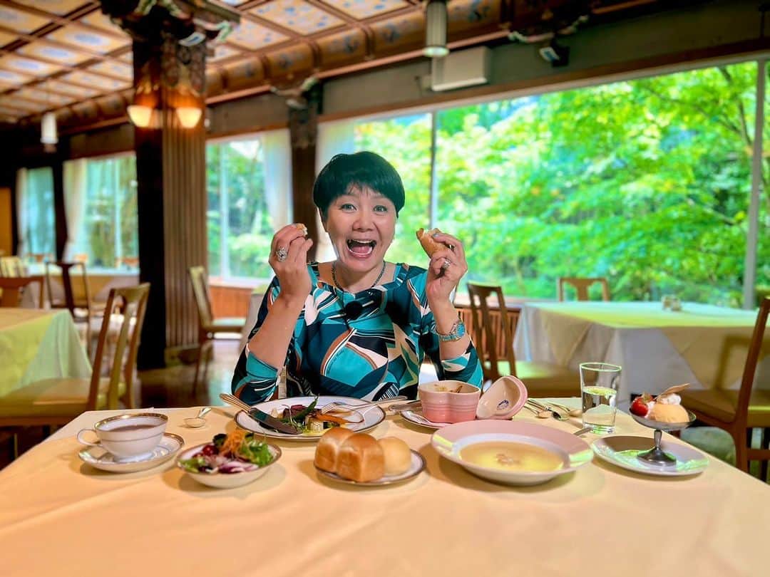 山本華世さんのインスタグラム写真 - (山本華世Instagram)「好きなものを食べてますかー？ 年をとって一番辛いのは、ちゃんと噛めなくなる事だそうです。だから、歯は大切に❤️」5月22日 9時58分 - kayo_092