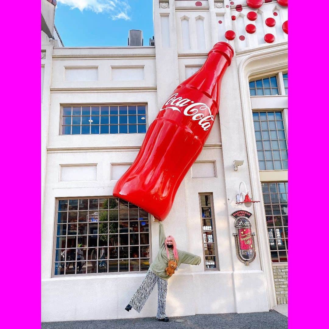 金子きょんちぃさんのインスタグラム写真 - (金子きょんちぃInstagram)「.  だいちゅきコーラ🥤 ユニバのデカコーラ❤️❤️❤️  #ユニバ #UniversalStudioJapan #USJ #コーラ #でっけーコーラ #らぶりーコーラ #だいちゅきコーラ」5月22日 10時09分 - kyokaest9