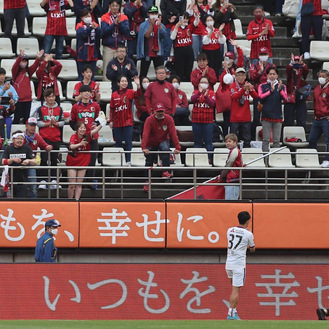 FC東京オフィシャルグッズさんのインスタグラム写真 - (FC東京オフィシャルグッズInstagram)「🔵🔴 vs #鹿島アントラーズ   温かさは愛されている証。 愛されアニキは青赤にも欠かせない。  @k.koizumi37  @fctokyoofficial  #小泉慶 #FC東京 #fctokyo #tokyo」5月22日 10時15分 - fctokyoofficial