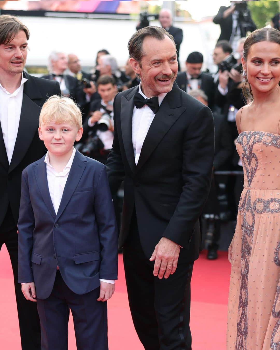 Just Jaredさんのインスタグラム写真 - (Just JaredInstagram)「Alicia Vikander and husband Michael Fassbender walk the red carpet for the premiere of her new movie, #Firebrand, during the Cannes Film Festival with Jude Law and Sam Riley #AliciaVikander in @louisvuitton  #MichaelFassbender #JudeLaw #SamRiley Photos: Getty」5月22日 10時31分 - justjared
