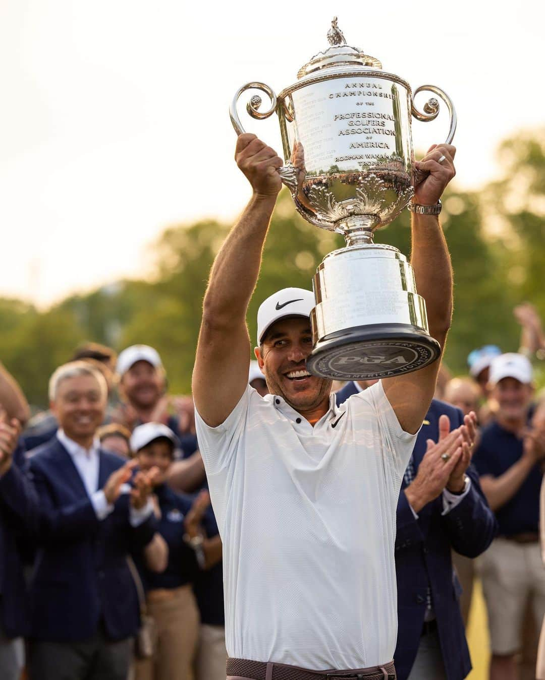 ブルックス・ケプカさんのインスタグラム写真 - (ブルックス・ケプカInstagram)「@BKoepka lifting weight 🏆  #PGAChamp」5月22日 10時23分 - bkoepka