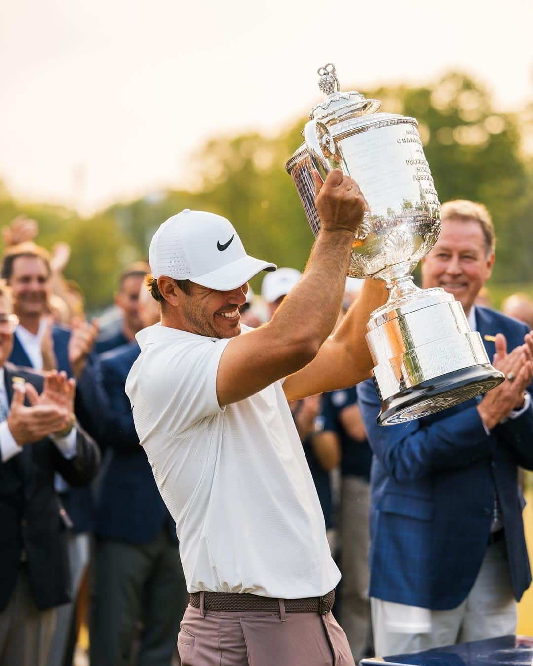 ブルックス・ケプカさんのインスタグラム写真 - (ブルックス・ケプカInstagram)「@BKoepka lifting weight 🏆  #PGAChamp」5月22日 10時23分 - bkoepka