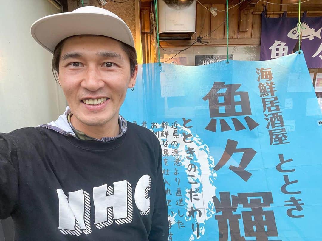 HASSYさんのインスタグラム写真 - (HASSYInstagram)「【関東遠征】 釣り後のハッシー会の懇親会は、「ととき」様へお邪魔しました🙇‍♂️  ハッピーセット大盛り‼️ 最高に美味しかった🫶  失礼極まりない笑いを提供しながらも、心優しい皆さま❤️  お腹捩れるぐらい笑いました。 皆んなほんと大好きです。 釣りで繋がる出会いに感謝🙏  ええやんかぁの輪‼️  #Megabass #メガバス #RYUGI #x_metal #bigfish1983 #bigfish #hungrybear #glitchoil  #MAGBITE #fishing #bassfishing #釣り #バス釣り #バスフィッシング #lurefishing #outdoor #nature #urbanfishing #淀川番長 #津久井湖 #津久井湖バス釣り #ええやんかぁ #ええやんかぁの輪」5月22日 10時24分 - hassy_upsetter