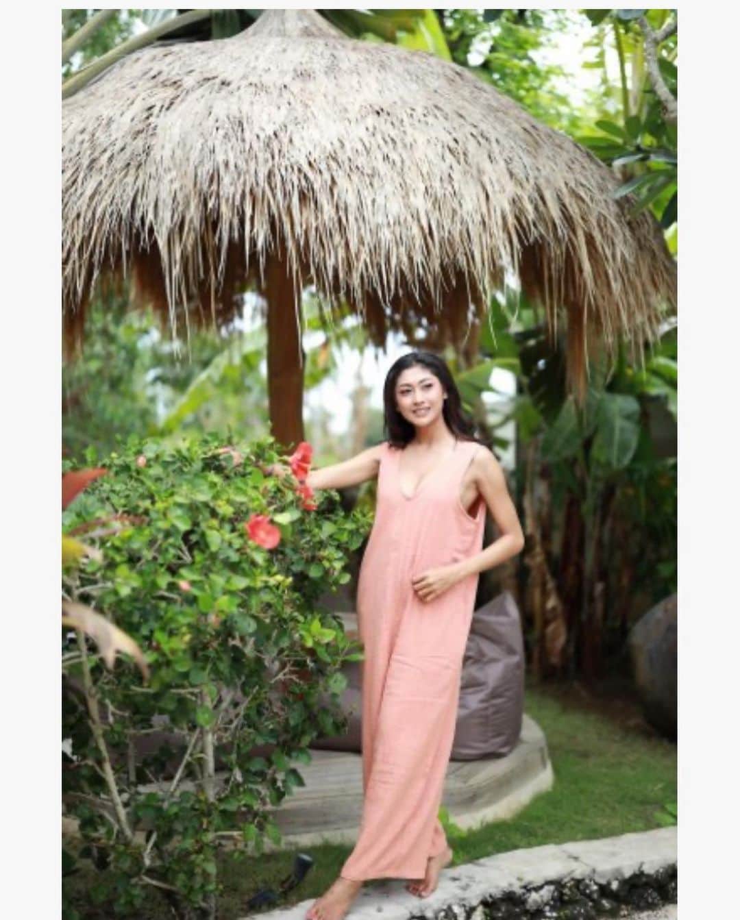 Akane Ogawaさんのインスタグラム写真 - (Akane OgawaInstagram)「おはようございます🌴 今週もよろしくお願い致します♡  @ecob.tch_beachstyle 🥥✨ cotton 100の肌触りマシュマロのような生地、 オールインワンパンツ♡♡♡ お店には ピスタチオ、コーラル、マルベリー 三色入荷しました🤍　写真順番通りです♡  この形が好きすぎなのと、楽すぎてHinanoと私でイロチで購入するほどお気に入りです🐻💚  ecobitchさんのonlineでは soldoutになっている商品です♡  #pinkmafia #pinkmafiasmd #izu #shimoda #ecobitchbeachstyle」5月22日 10時44分 - pinkmafia_akane