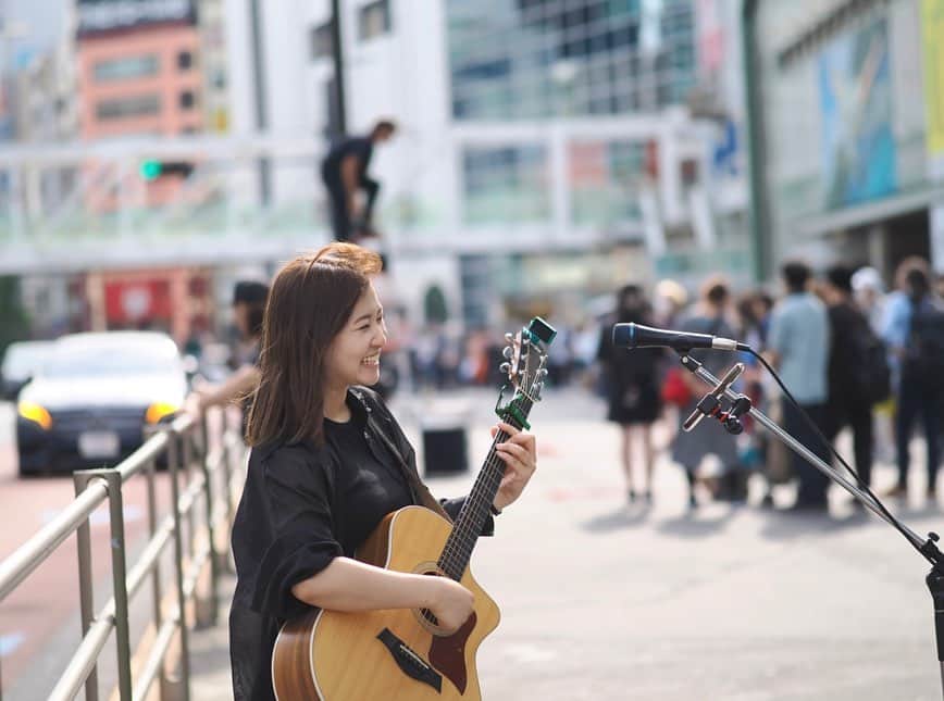 北村來嶺彩さんのインスタグラム写真 - (北村來嶺彩Instagram)「. 　僕は歌うのが大好きで 　歌ってる時が楽しくて幸せで 　でもそんな僕以上に 　聴いてくれてるみんなが 　幸せであれって想って 　歌ってるんだよ、実は。 　・ 　#photo #ssw 　#artist #singer #03」5月22日 10時51分 - kitamuracrea