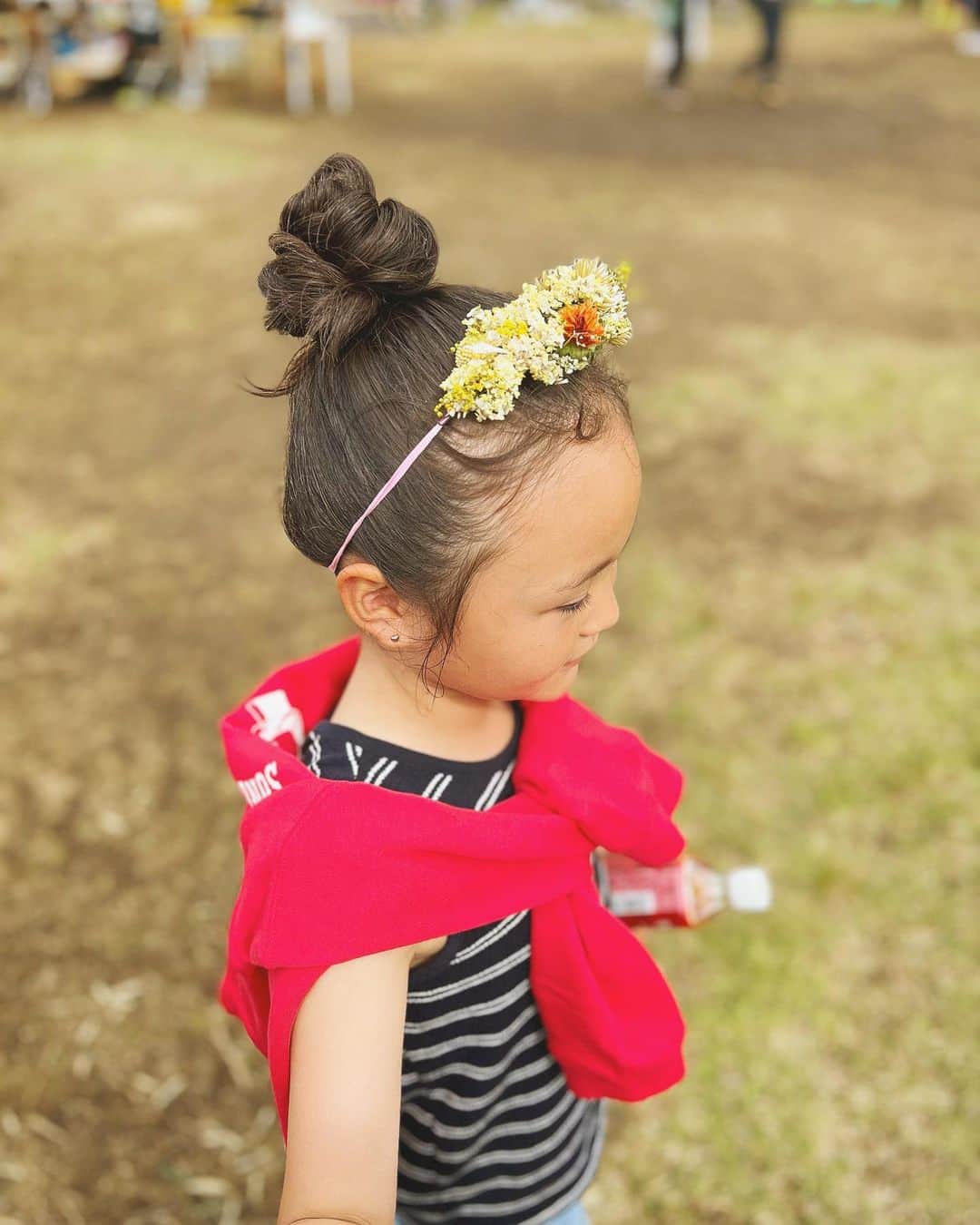 のインスタグラム：「可愛い花冠💐  #花と花 #花のある暮らし  #flowers  #花冠  #🌼」