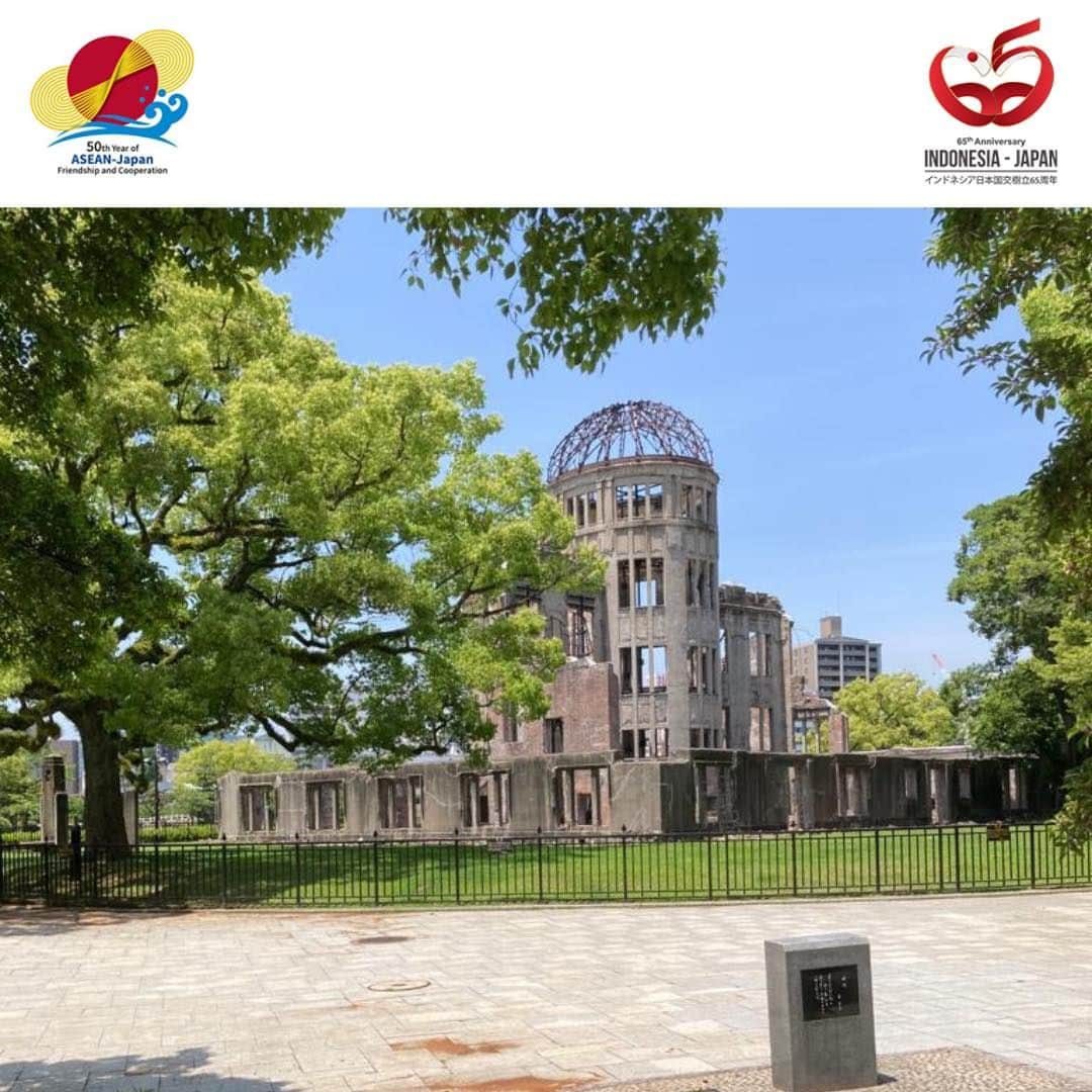 石井正文さんのインスタグラム写真 - (石井正文Instagram)「Pada kesempatan perjalanan dinas ke Hiroshima, saya mengunjungi Atomic Bomb Dome.  Karena adanya pembatasan masuk terkait dengan kunjungan VIP G7, saya tidak bisa mendekatinya tetapi saya dapat merasakan kembali pentingnya perdamaian.🕊🌏  広島出張の機会に、原爆ドームを訪れました。 要人訪問に伴う規制のため、近くまでは行けなかったですが、改めて平和の尊さを感じました。🕊🌎」5月22日 11時00分 - jpnambsindonesia