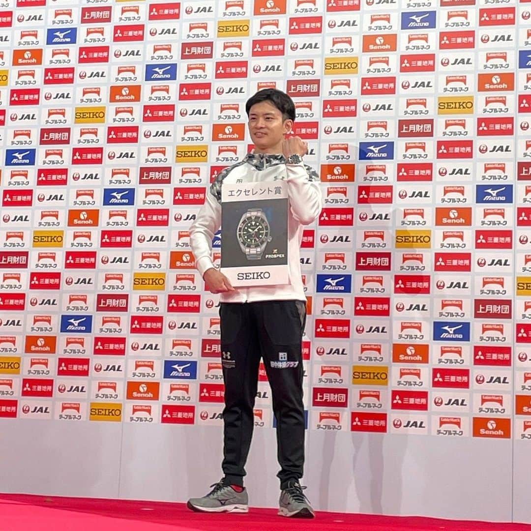 田中佑典のインスタグラム：「. NHK杯 ご声援ありがとうございました  先月の全日本個人と今回のNHK杯 18演技あわせて個人総合14位 そして 3度目のSEIKOエクセレント賞 ステキな賞を設けてくれていることに感謝です🙏 選手にとってイイ体操を目指す動機づけにもなります また思い出に残る時計がひとつ増えました  次戦は6/10.11の全日本種目別選手権 久々の代々木第一🤸 平行棒と鉄棒に出場予定です できれば攻めた構成を準備したいところ うまく調整します  #第62回NHK杯体操  #田中体操クラブ」